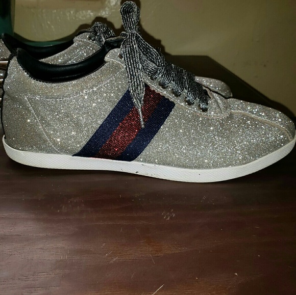 Gucci Sneakers - Picture 2 of 4